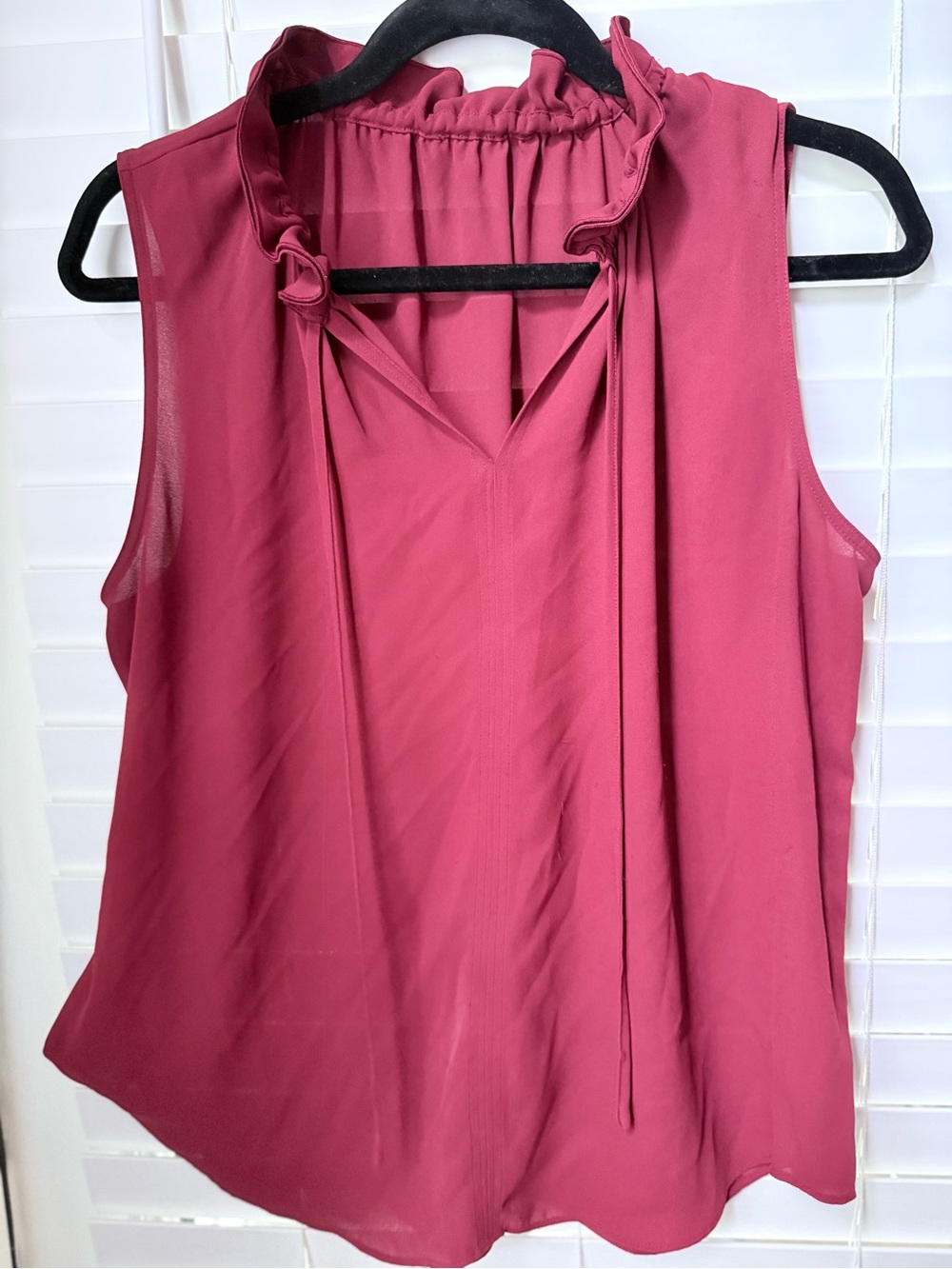 Ann Taylor Sleeveless Ruffle Neck Tie-Front Camisole in Wine Red